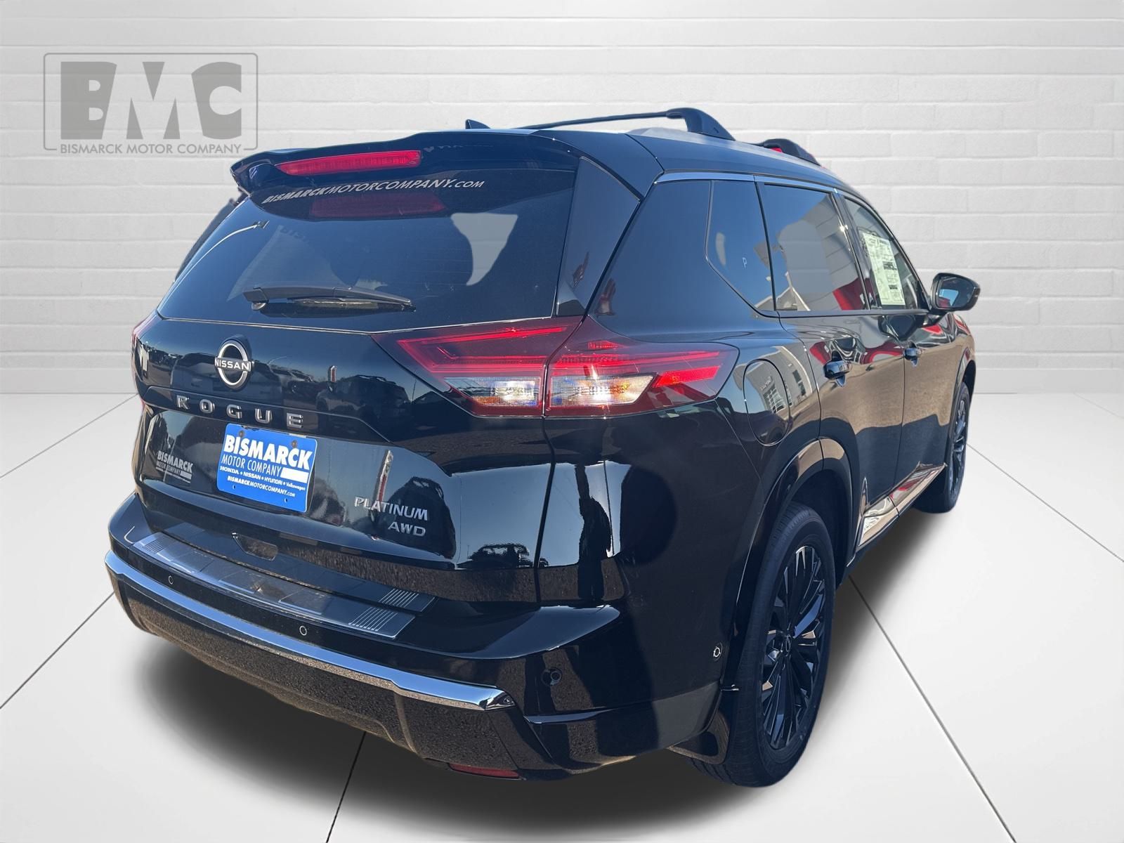 2026 Nissan Rogue Platinum photo 3