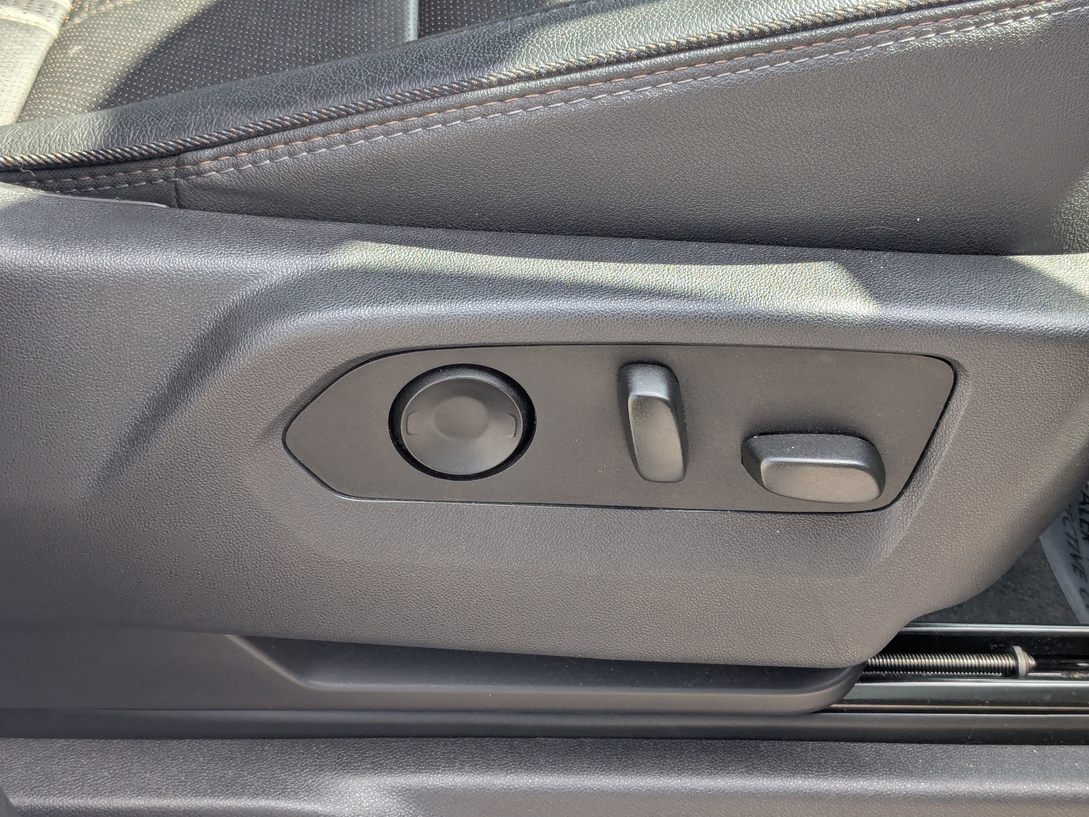 2023 Chevrolet Silverado 1500 High Country photo 38
