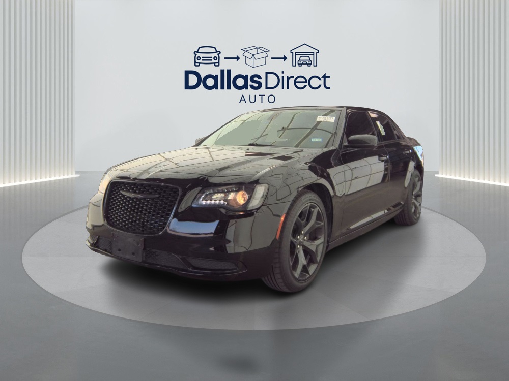 2020 Chrysler 300 Touring photo 3