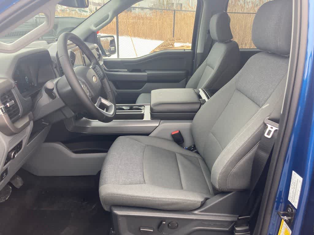 2025 Ford F-150 XLT photo 40
