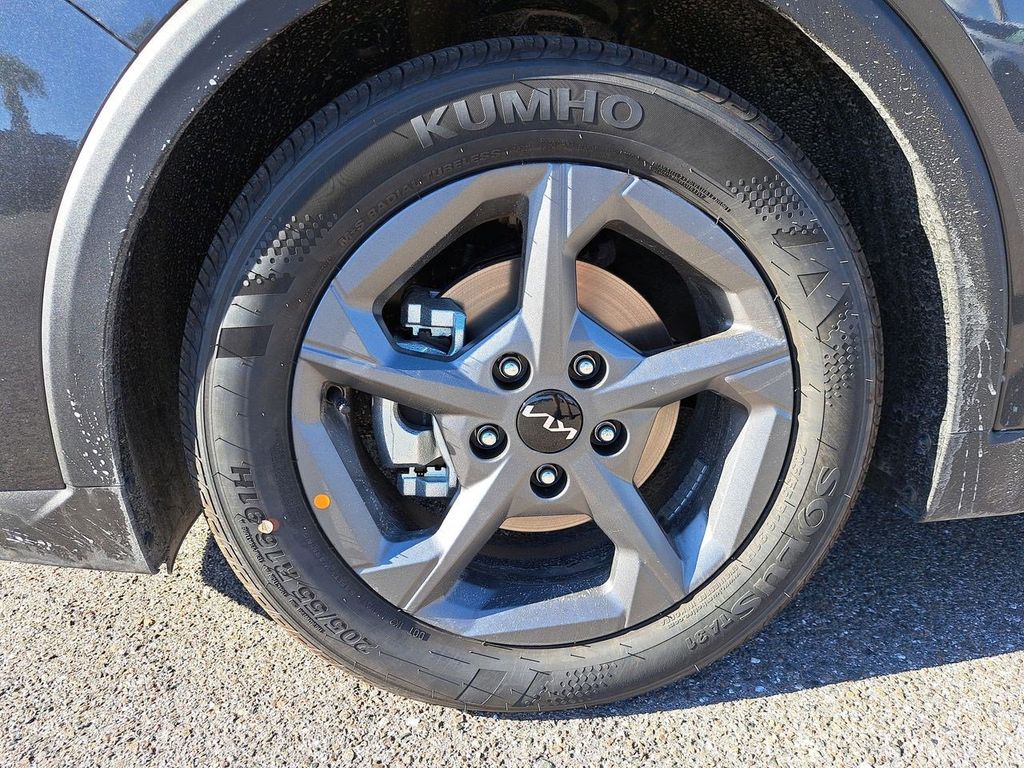 2025 Kia K4 LXS photo 11
