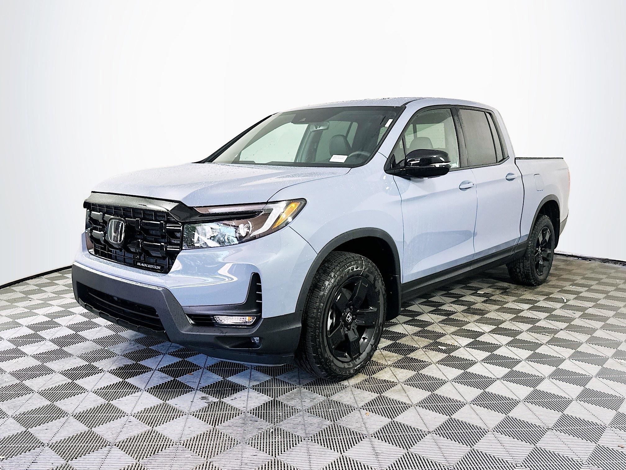 2025 Honda Ridgeline Black Edition photo 3