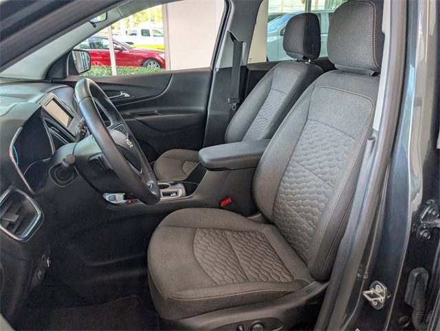 2019 Chevrolet Equinox LT photo 2