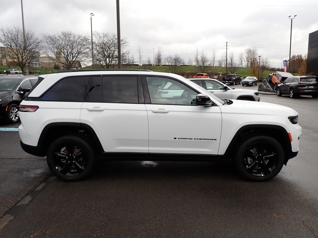 2025 Jeep Grand Cherokee Altitude X photo 4