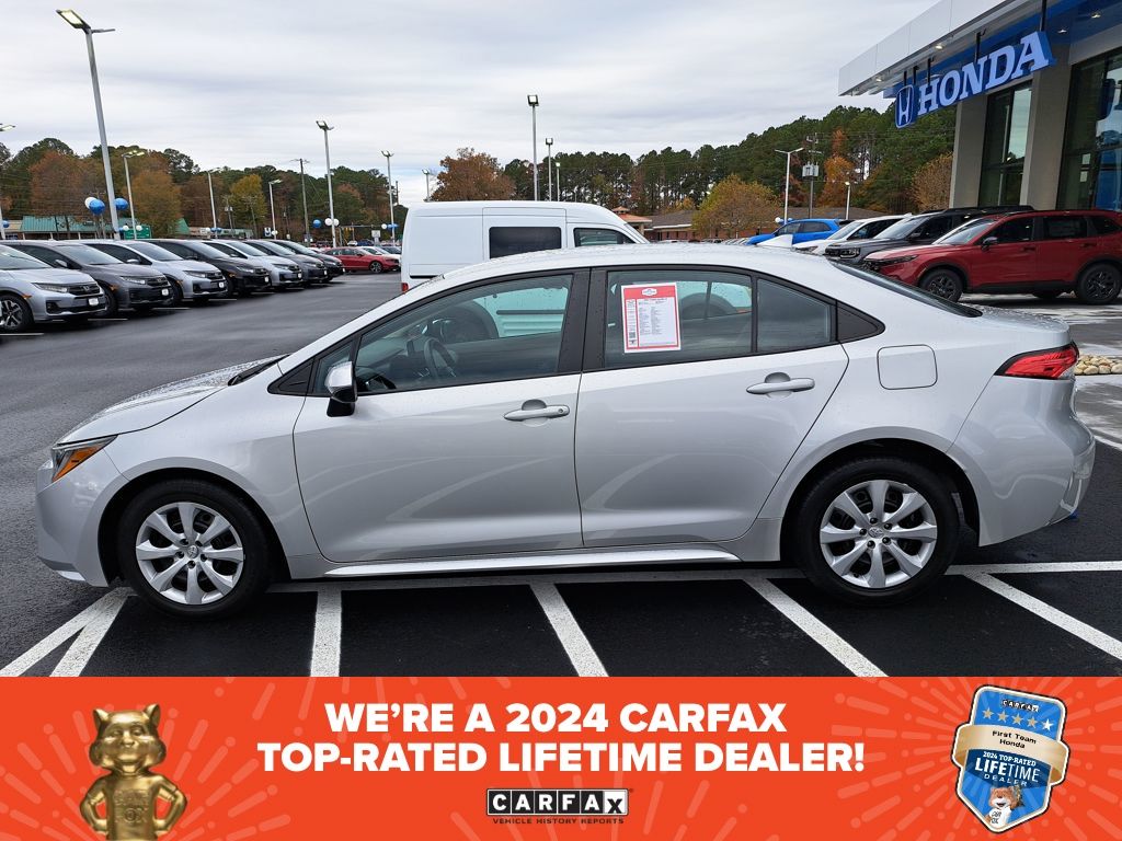 2023 Toyota Corolla LE photo 2