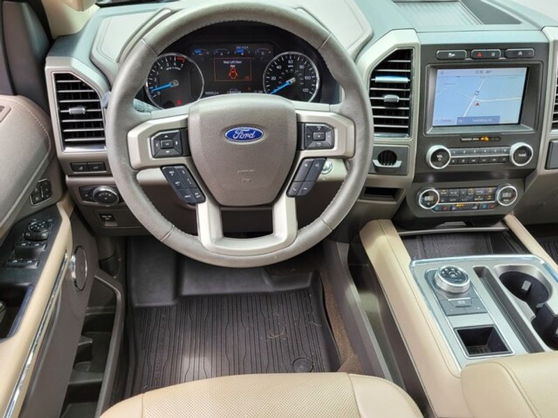 2021 Ford Expedition XLT photo 7