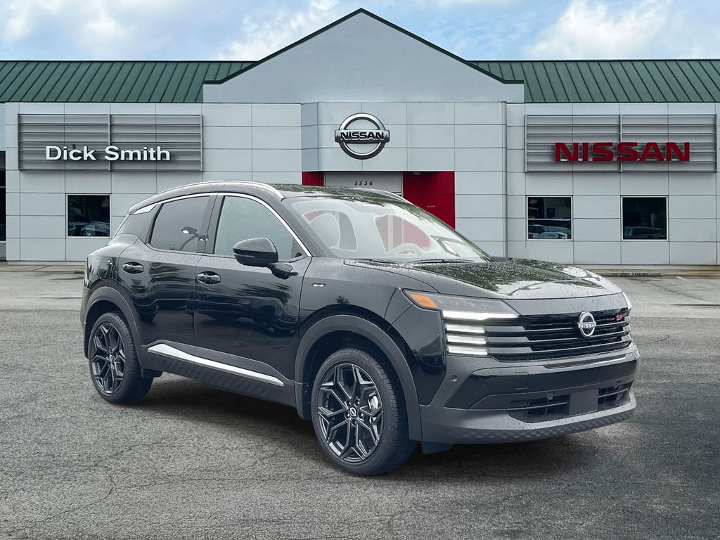 2025 Nissan Kicks SR AWD's photo