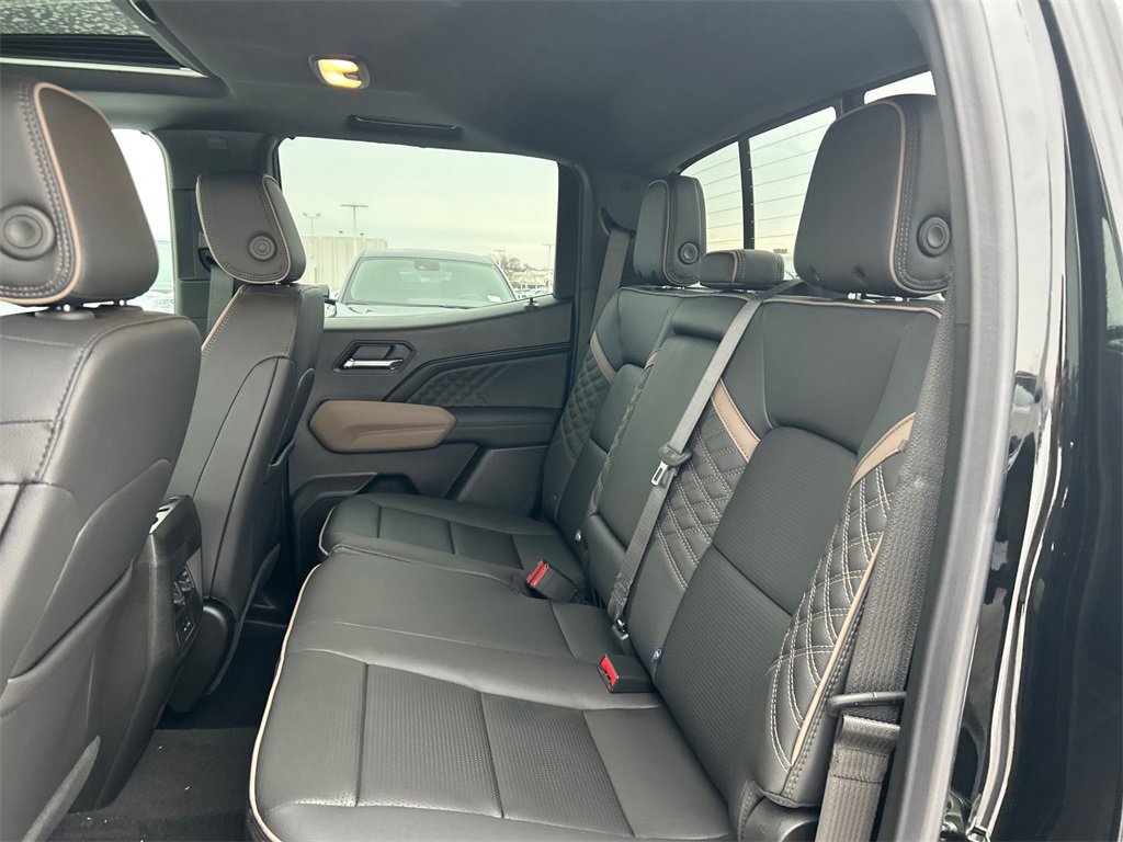 2026 GMC CANYON - Image 32