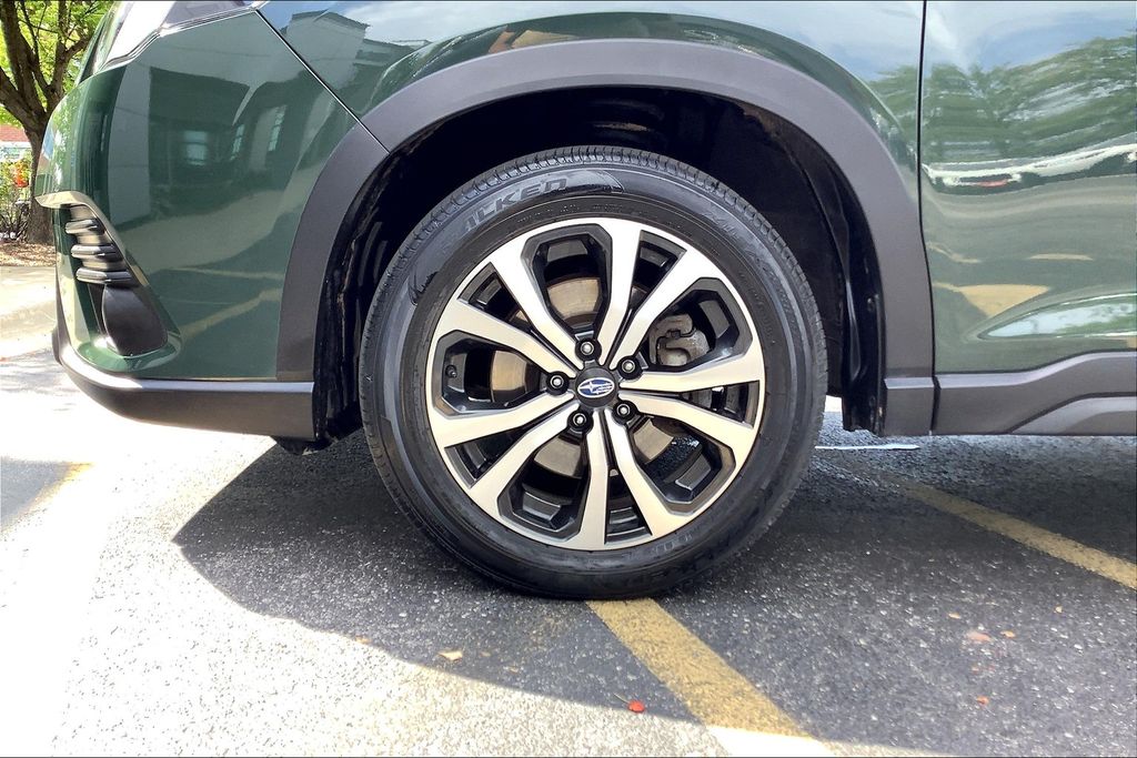 2022 Subaru Forester Limited photo 7