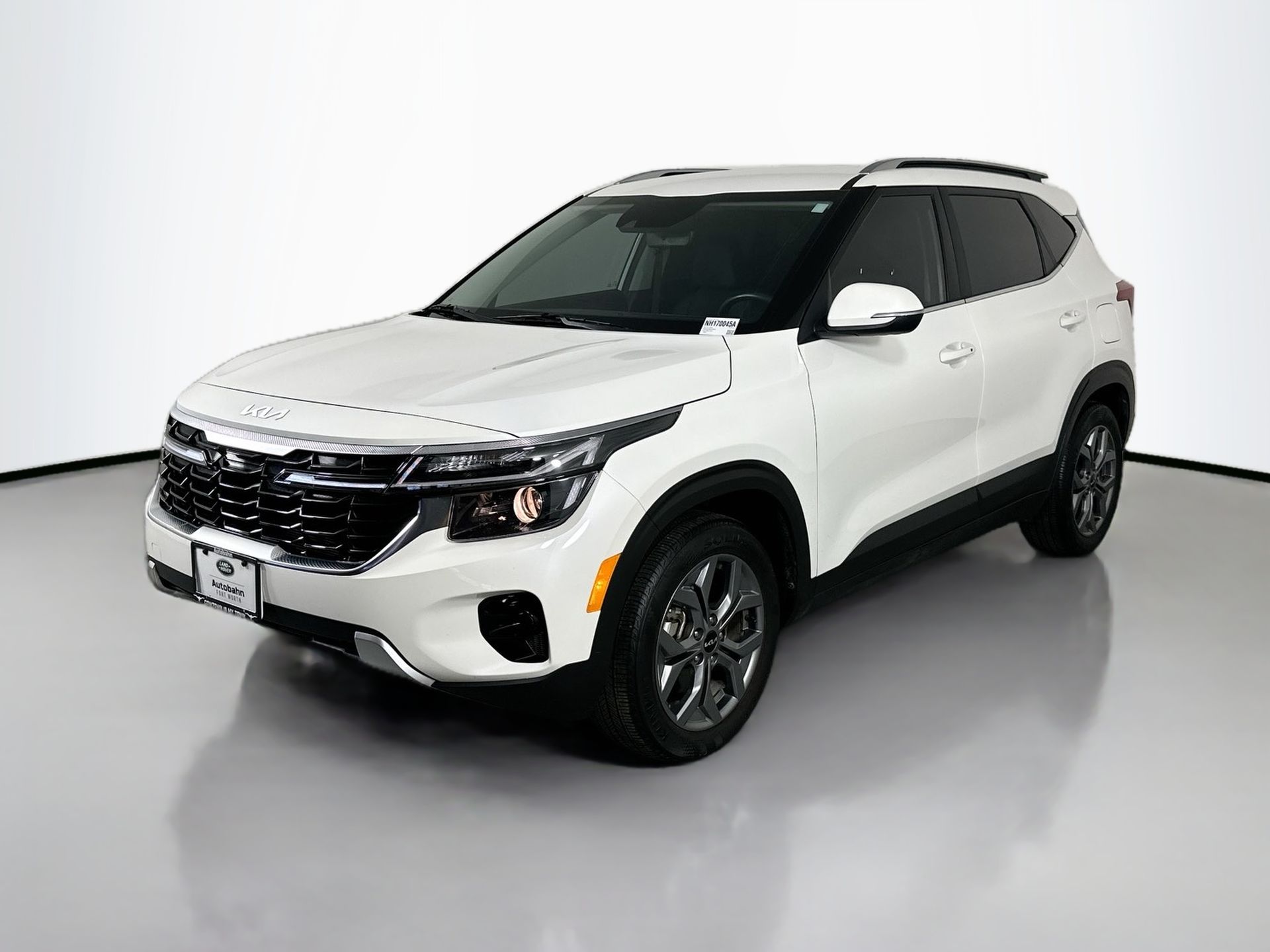 2024 Kia Seltos S's photo