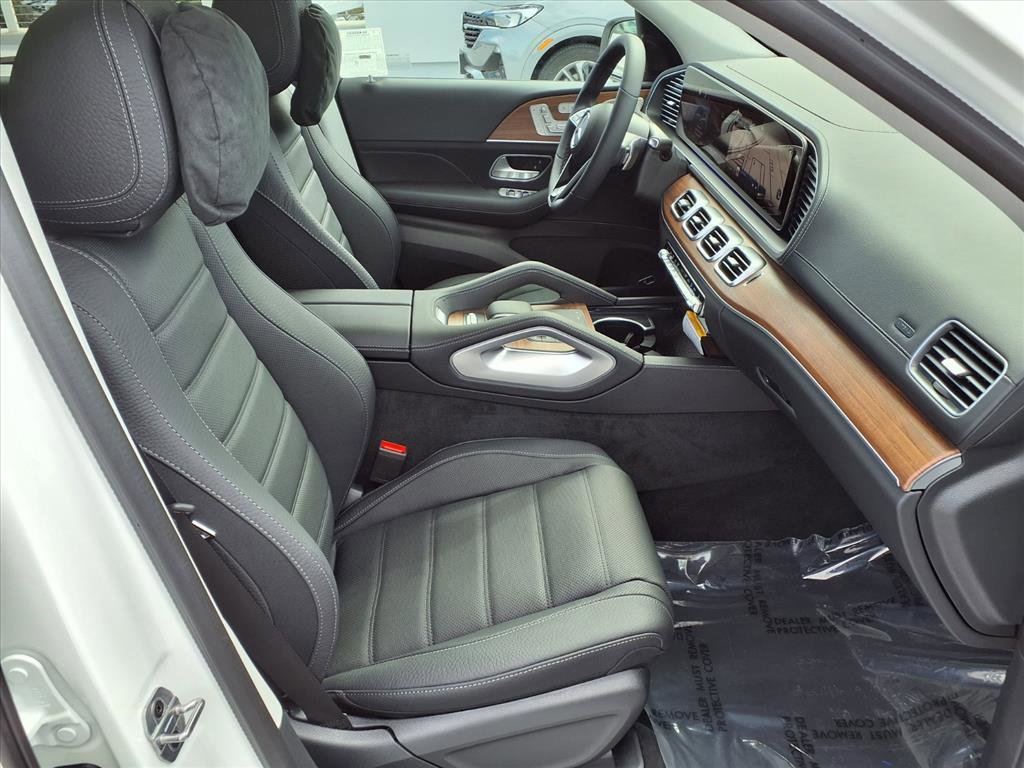2026 Mercedes Benz GLS 450 4MATIC photo 13