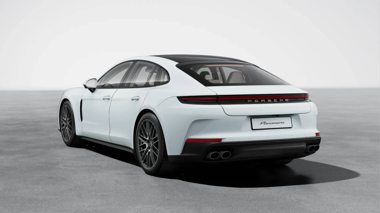 2026 Porsche Panamera 4 photo 2