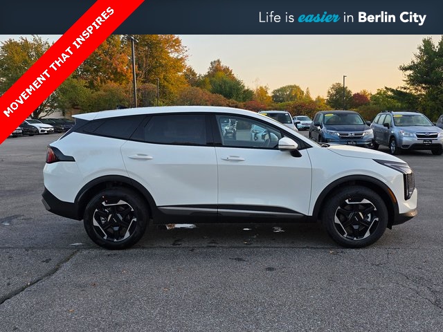 2026 Kia Sportage Hybrid S photo 2