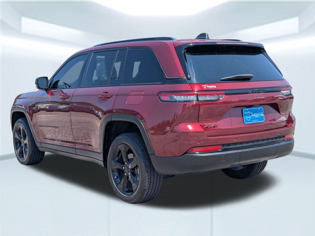2023 Jeep Grand Cherokee Altitude photo 3