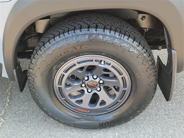 2025 Nissan Frontier Crew Cab PRO-X photo 7