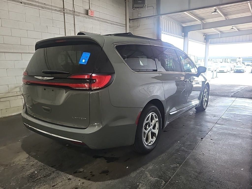 2023 Chrysler Pacifica Limited photo 4