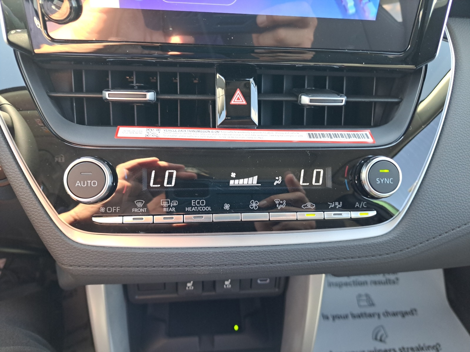 2025 Toyota Corolla Cross XLE photo 34