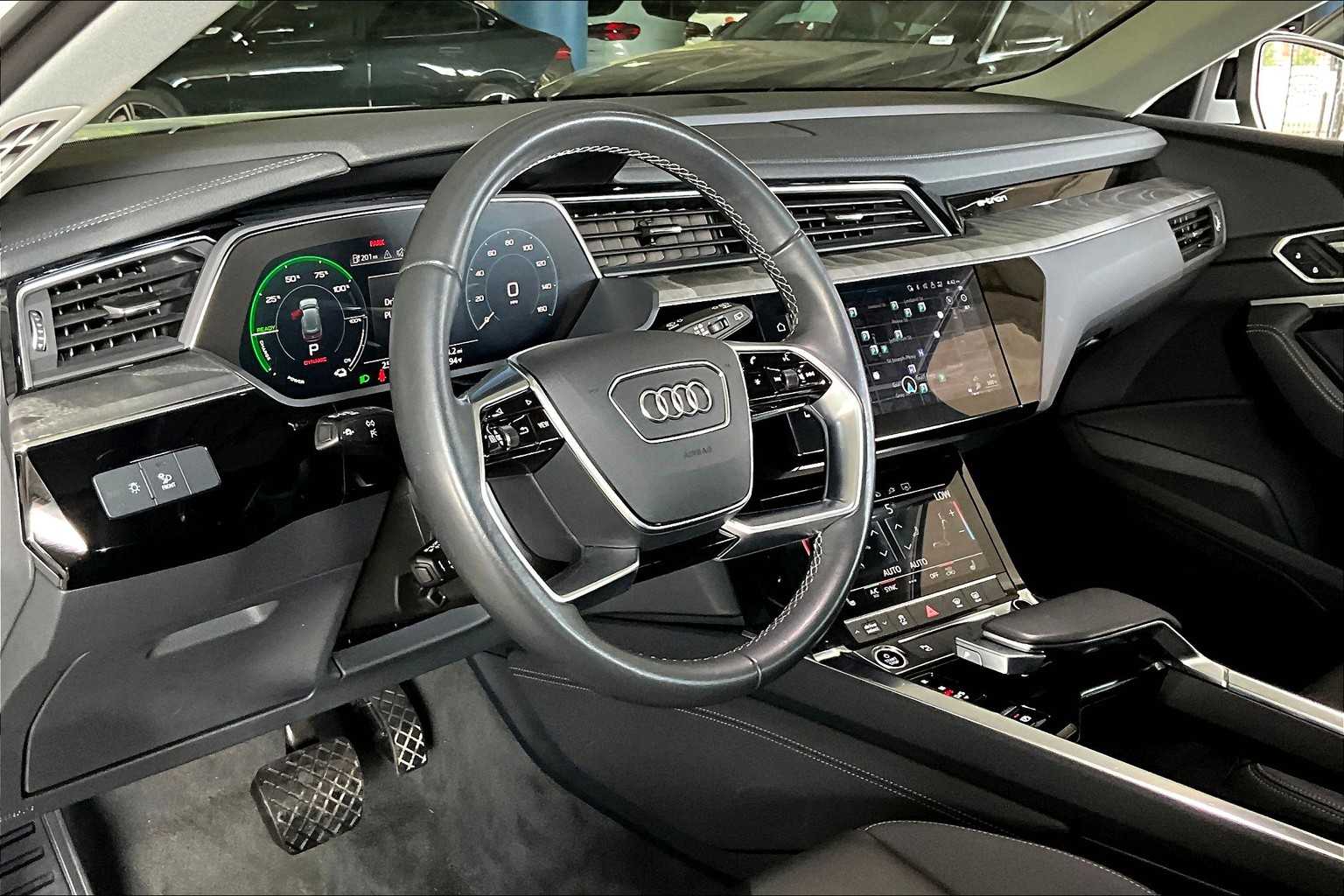 2024 Audi Q8 E-tron Premium photo 16