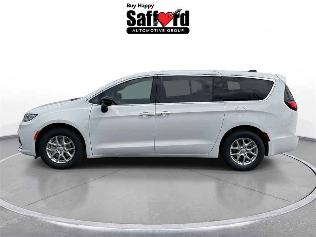 2026 Chrysler Pacifica photo 4