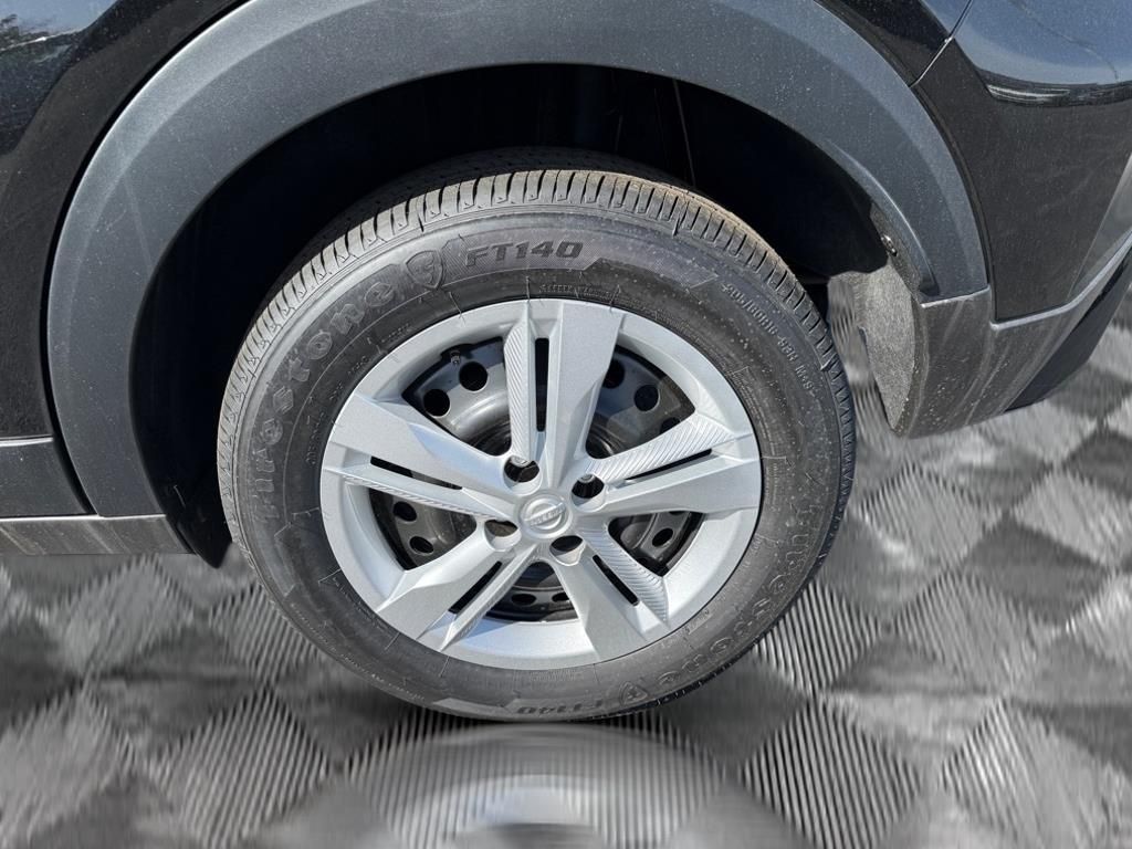 2025 Nissan Kicks Play S photo 16