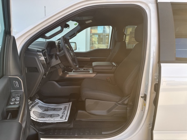 2025 Ford F-150 STX photo 9