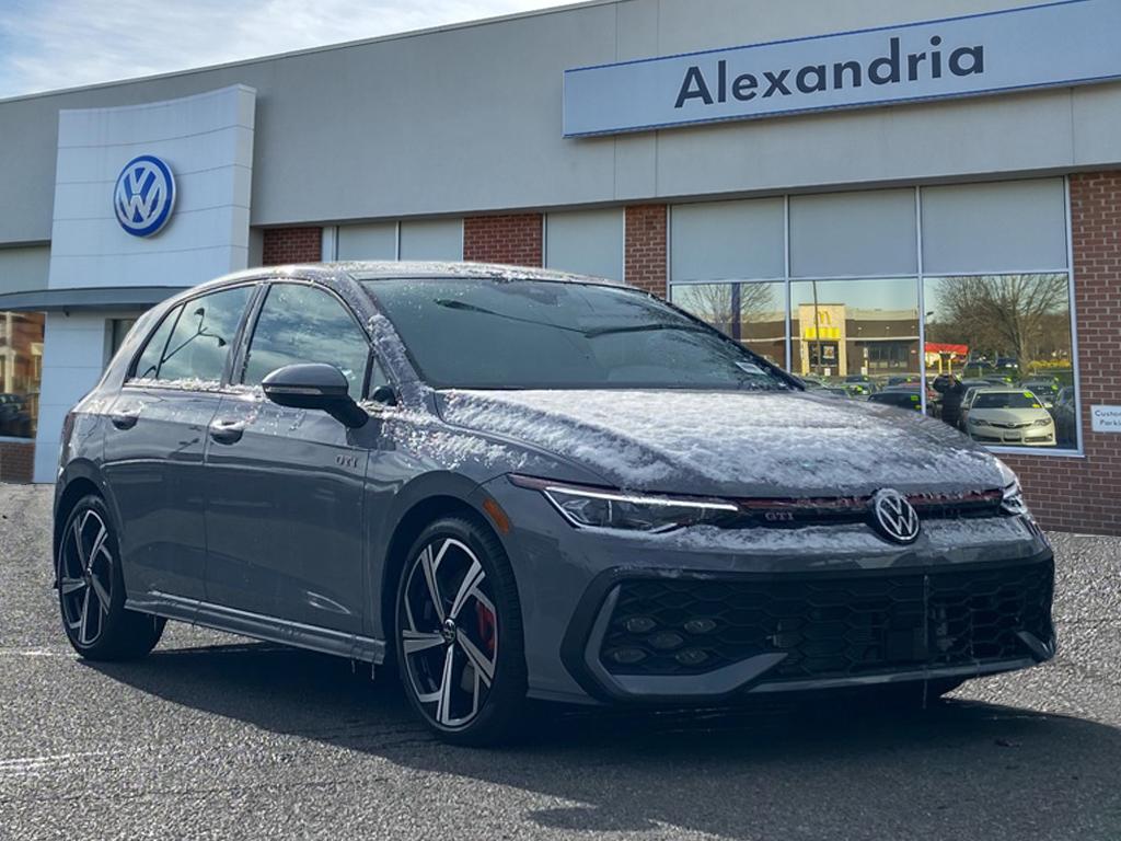 2025 Volkswagen Golf GTI SE's photo