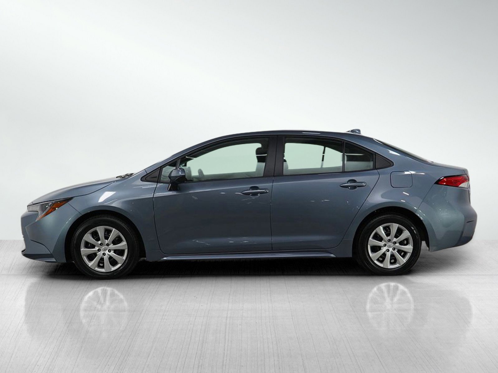 Used 2024 Toyota Corolla LE with VIN 5YFB4MDE2RP153590 for sale in Bloomington, Minnesota