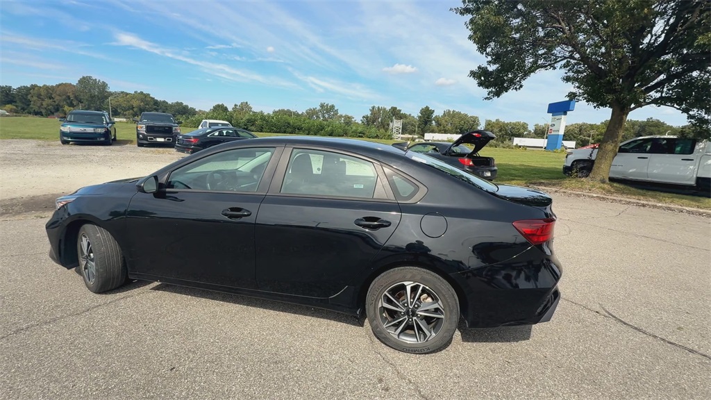 2023 Kia Forte LXS photo 6