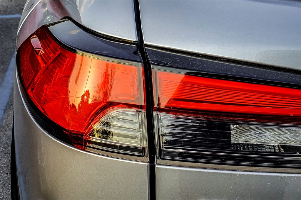 2025 Toyota Corolla Cross XLE photo 8