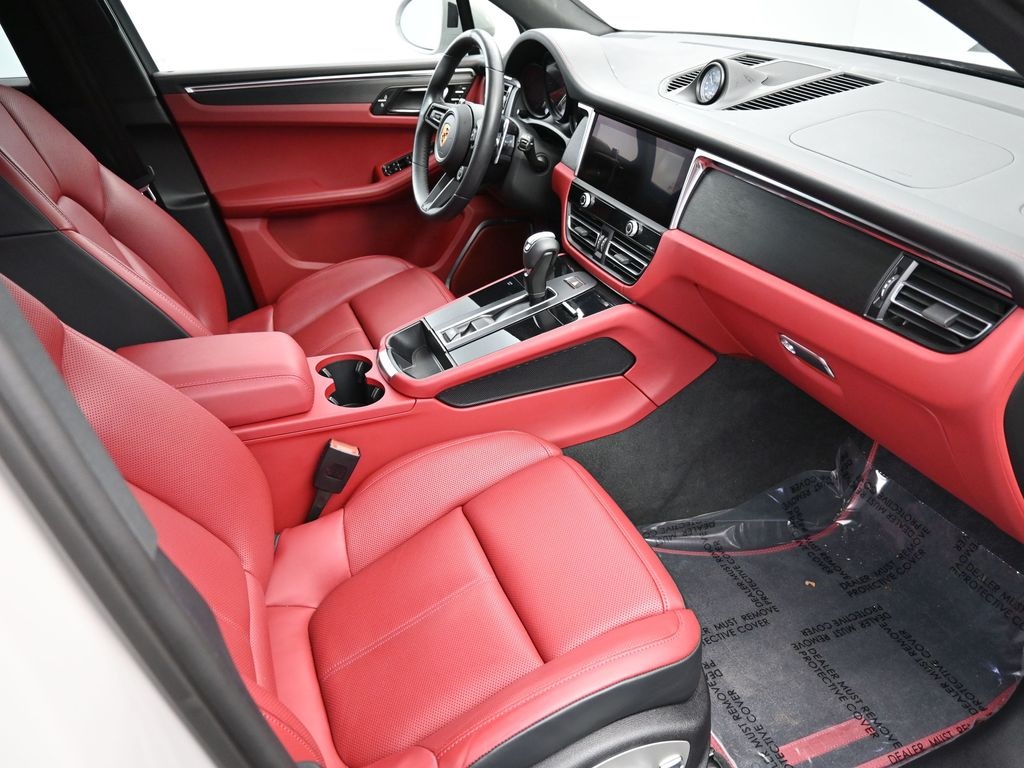 2024 Porsche Macan GTS photo 9