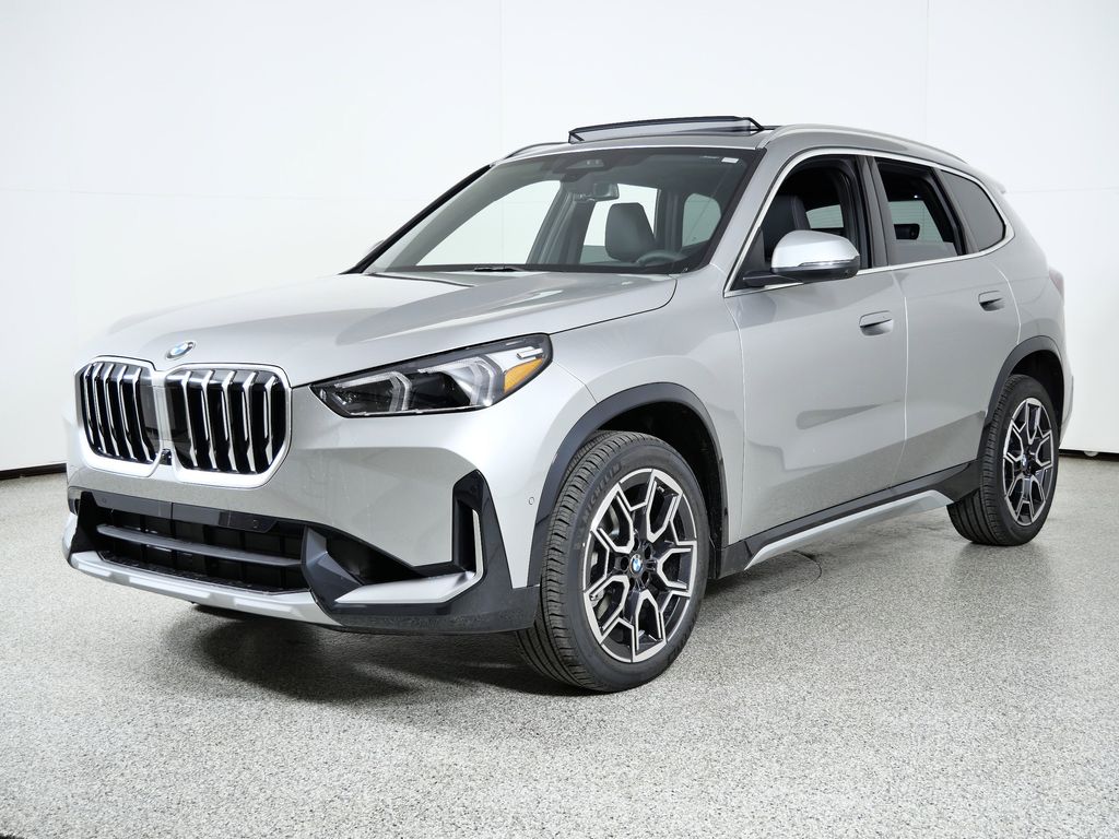 2026 BMW X1 28i's photo