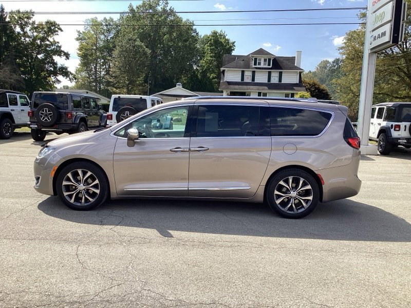 2018 Chrysler Pacifica Limited photo 4
