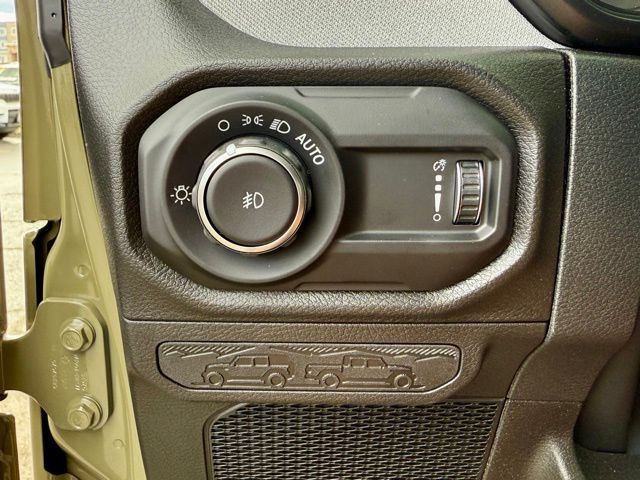 2025 Jeep Wrangler Willys photo 10