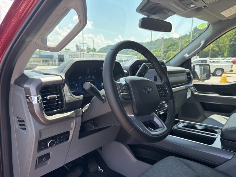 2025 Ford F-150 XLT photo 22