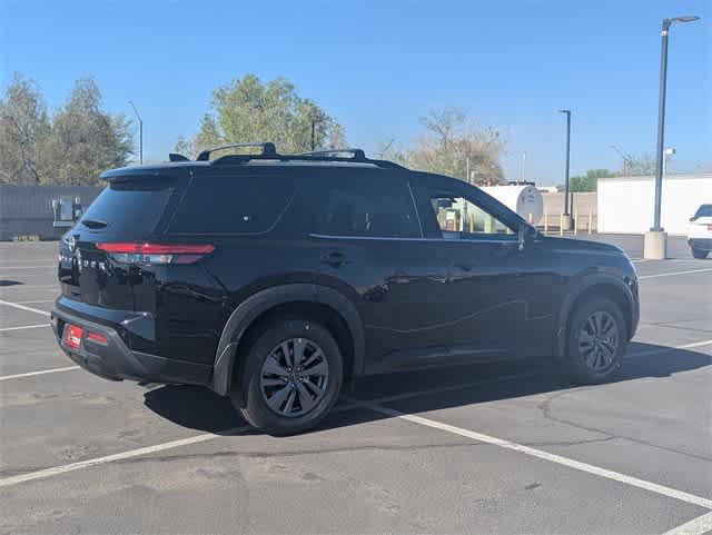 2025 Nissan Pathfinder SV photo 5