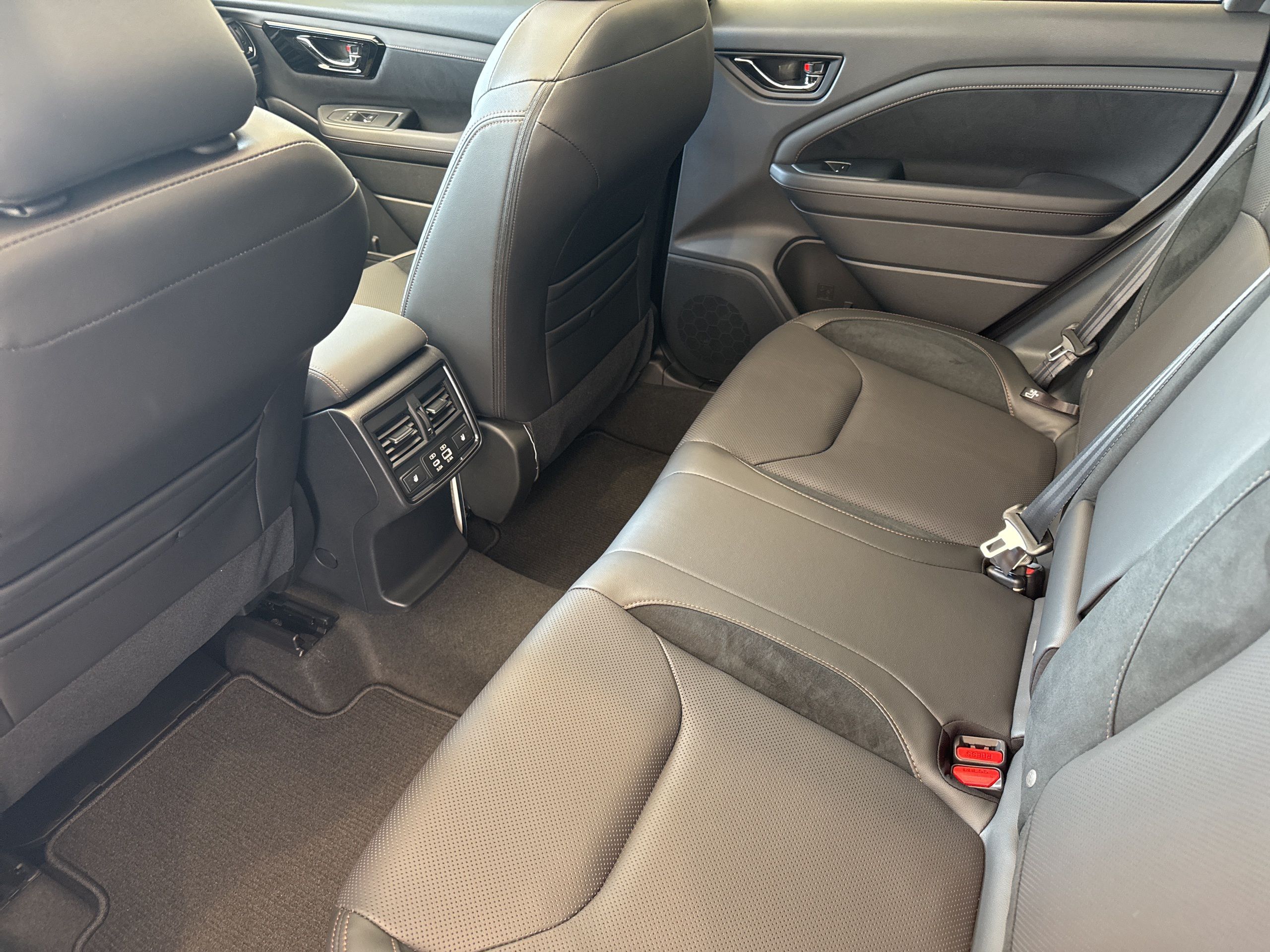2025 Subaru Forester Touring photo 20