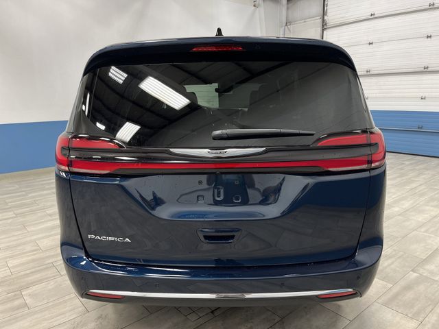 2025 Chrysler Pacifica photo 12
