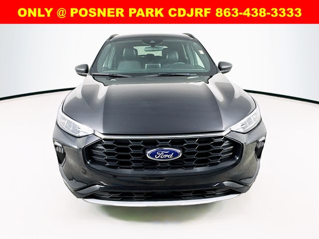 2023 Ford Escape ST-Line photo 2