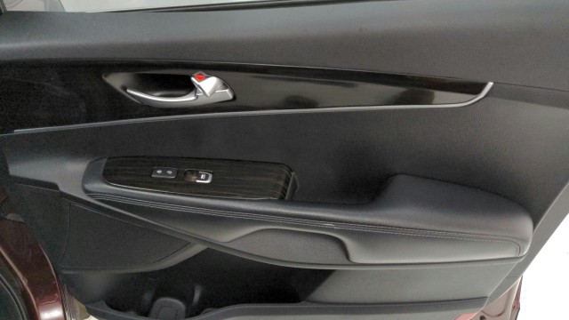 Used 2020 Sangria Kia LX V6 image 27