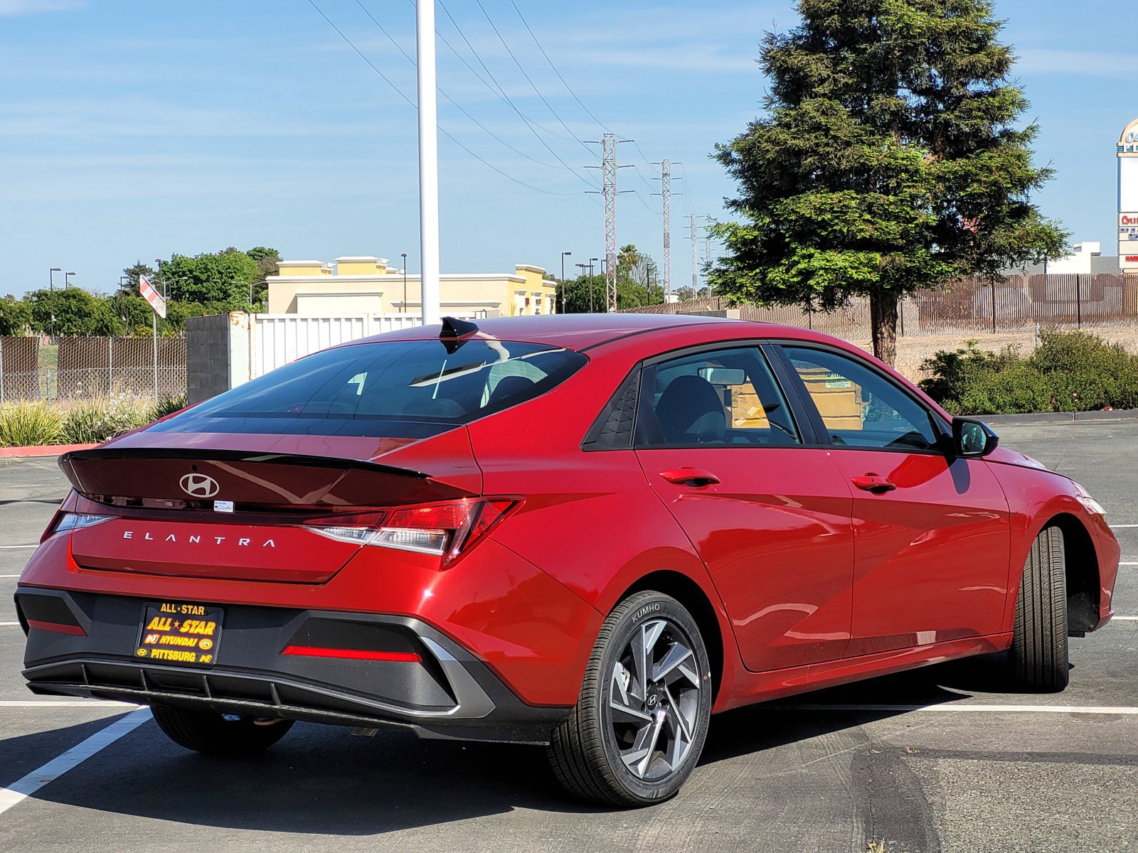 2025 Hyundai Elantra SEL Sport photo 3