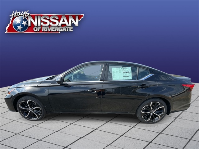 2025 Nissan Altima SR photo 4