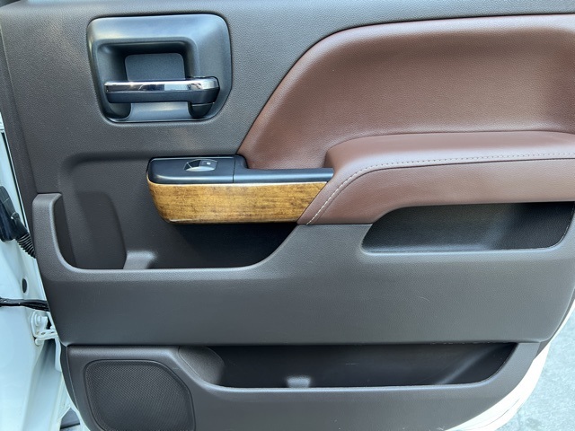 2016 Chevrolet Silverado 3500HD High Country photo 24