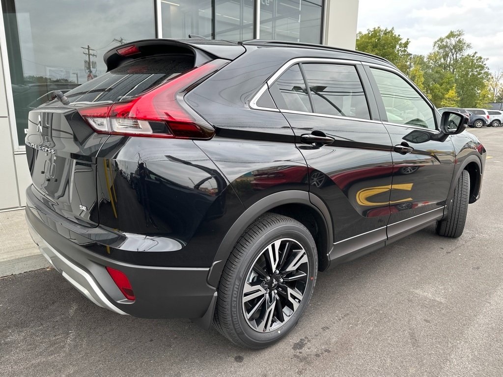 2025 Mitsubishi Eclipse Cross SE photo 3