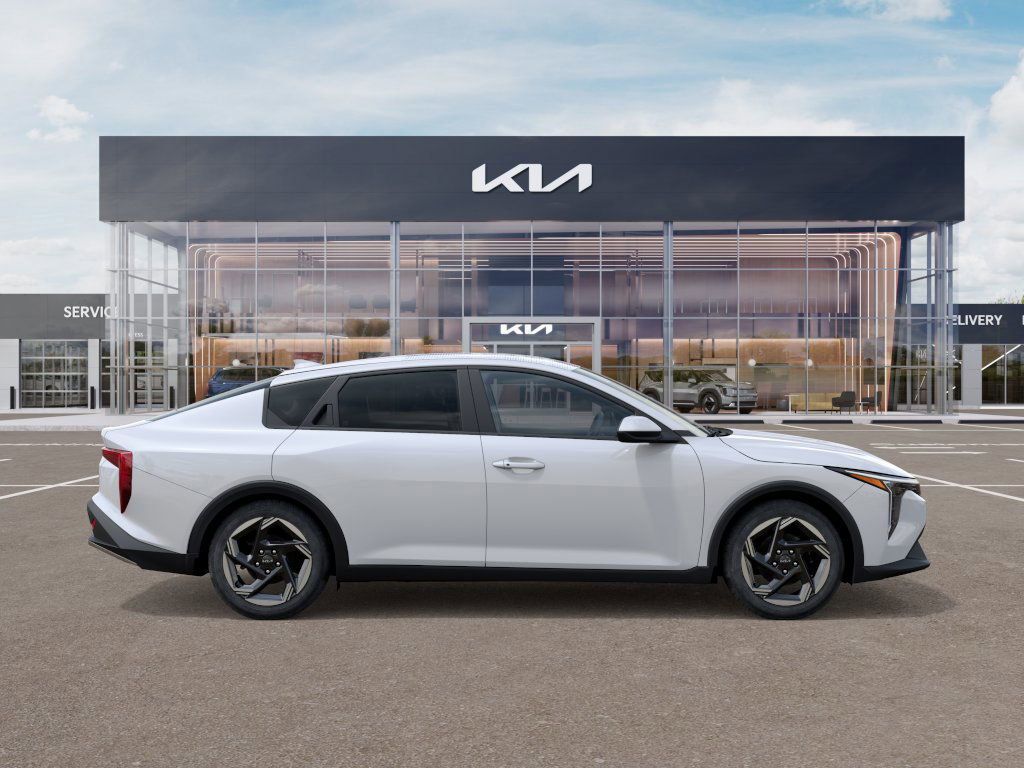 2025 Kia K4 EX photo 7