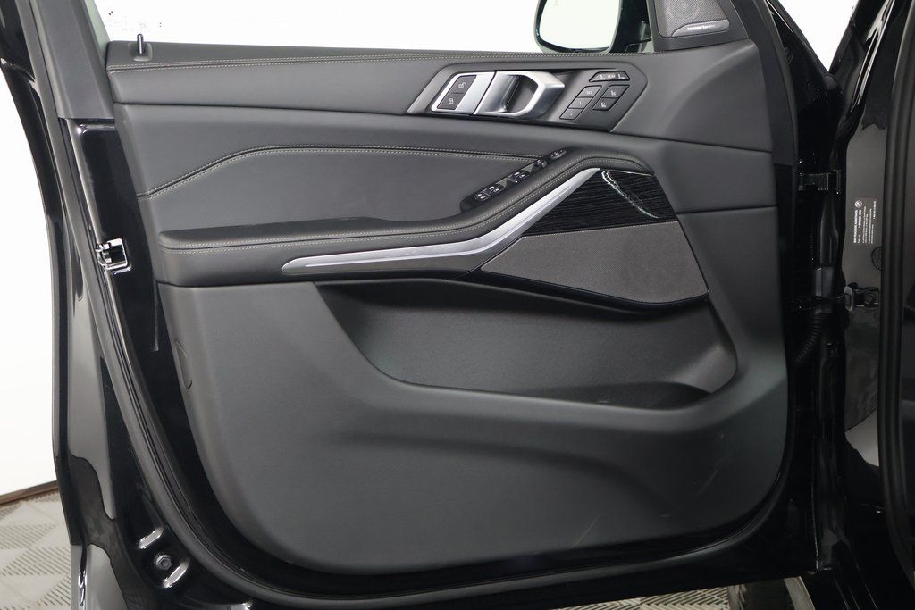 2026 Bmw X7 M60i photo 7