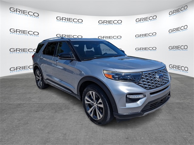 2020 Ford Explorer Platinum photo 2