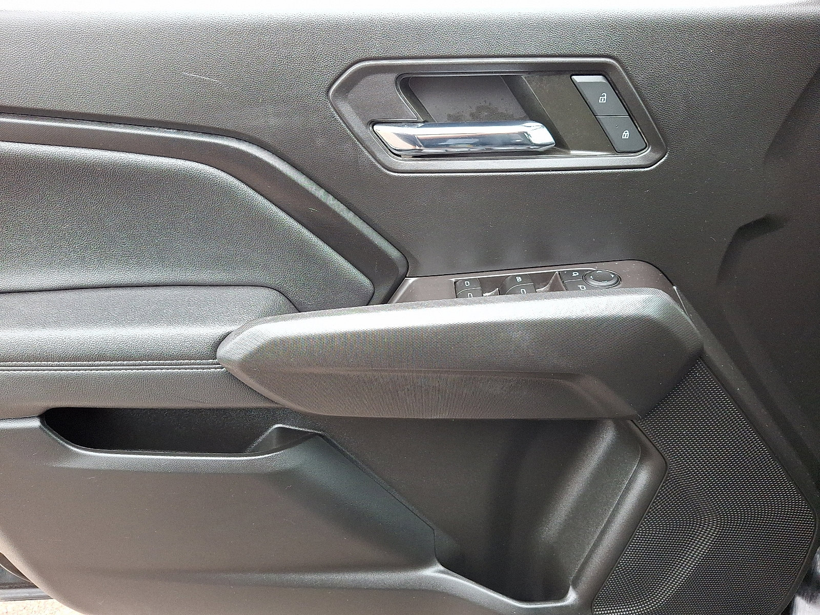 2023 Chevrolet Colorado LT photo 10