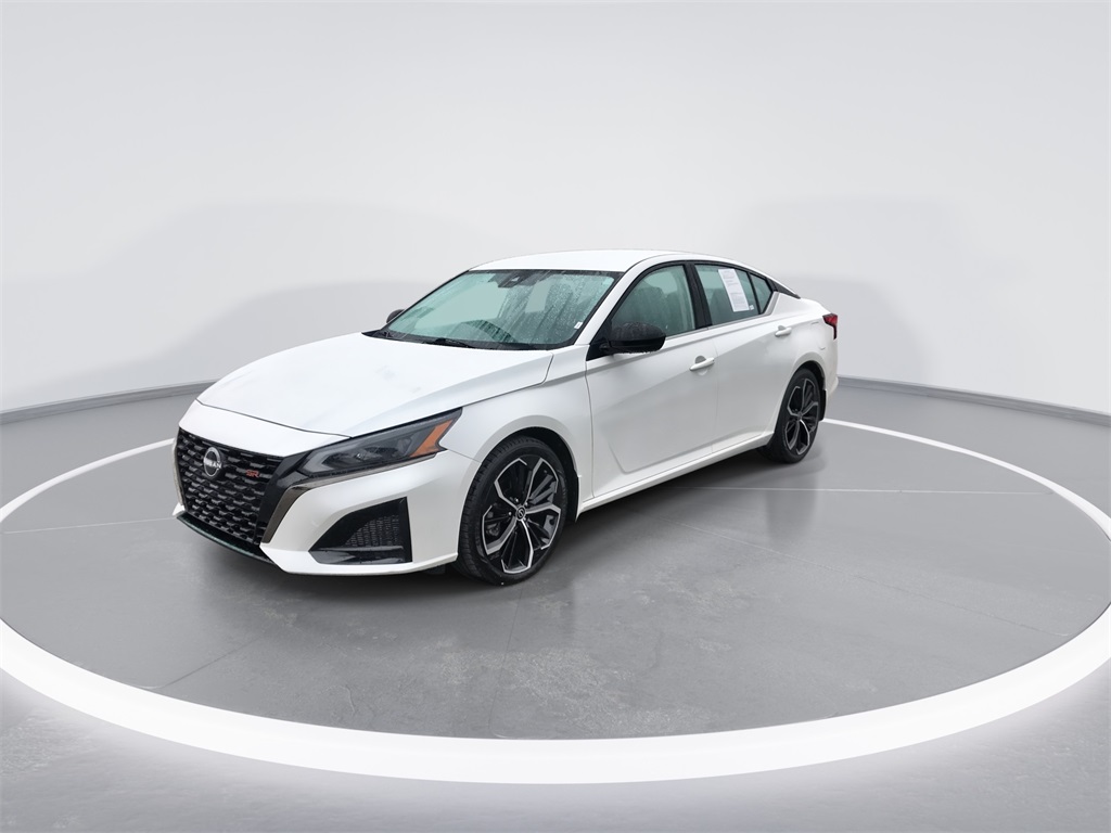 2023 Nissan Altima 2.5 SR photo 4