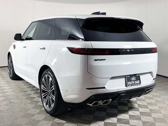2025 Land Rover Range Rover Sport SE photo 3