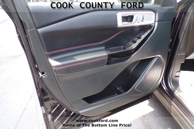 2024 Ford Explorer ST-Line photo 11